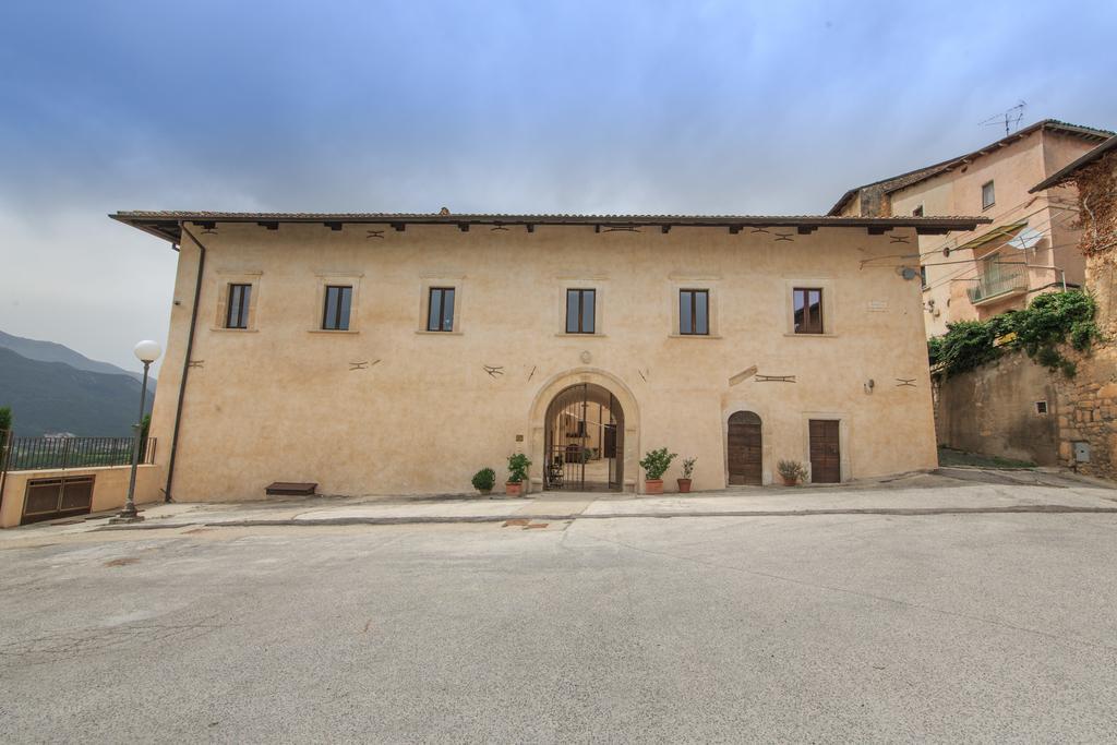 Casa Rosati Hotel Fontecchio Luaran gambar