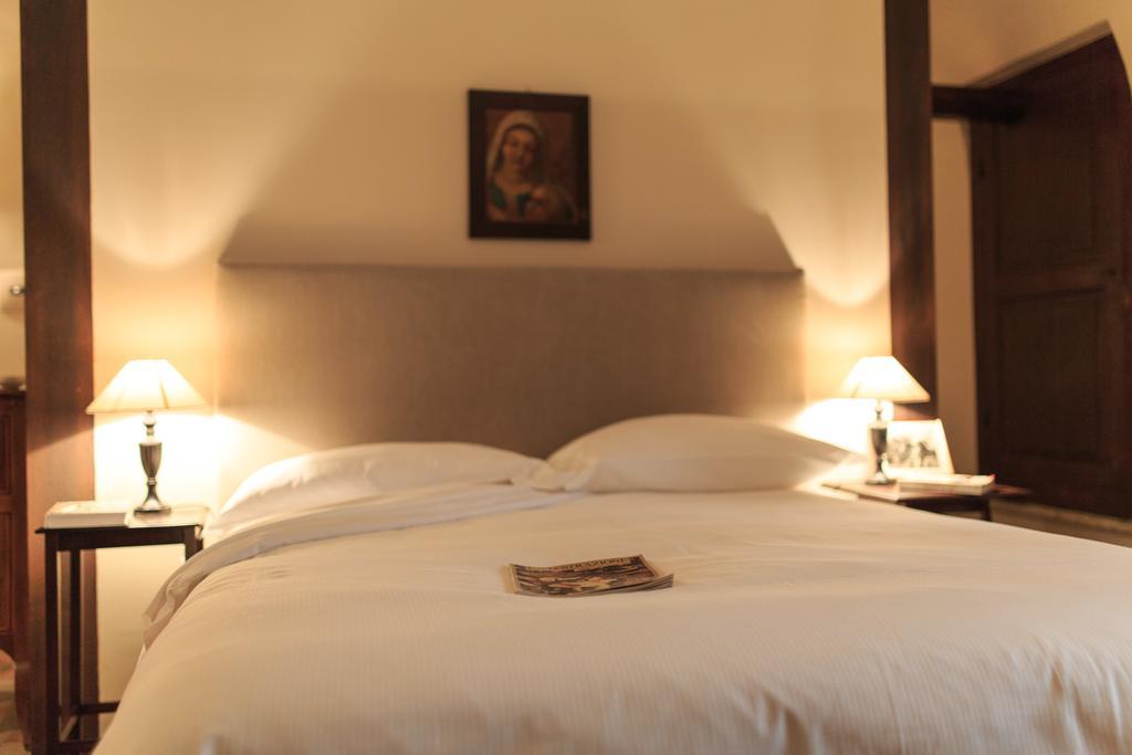 Casa Rosati Hotel Fontecchio Luaran gambar