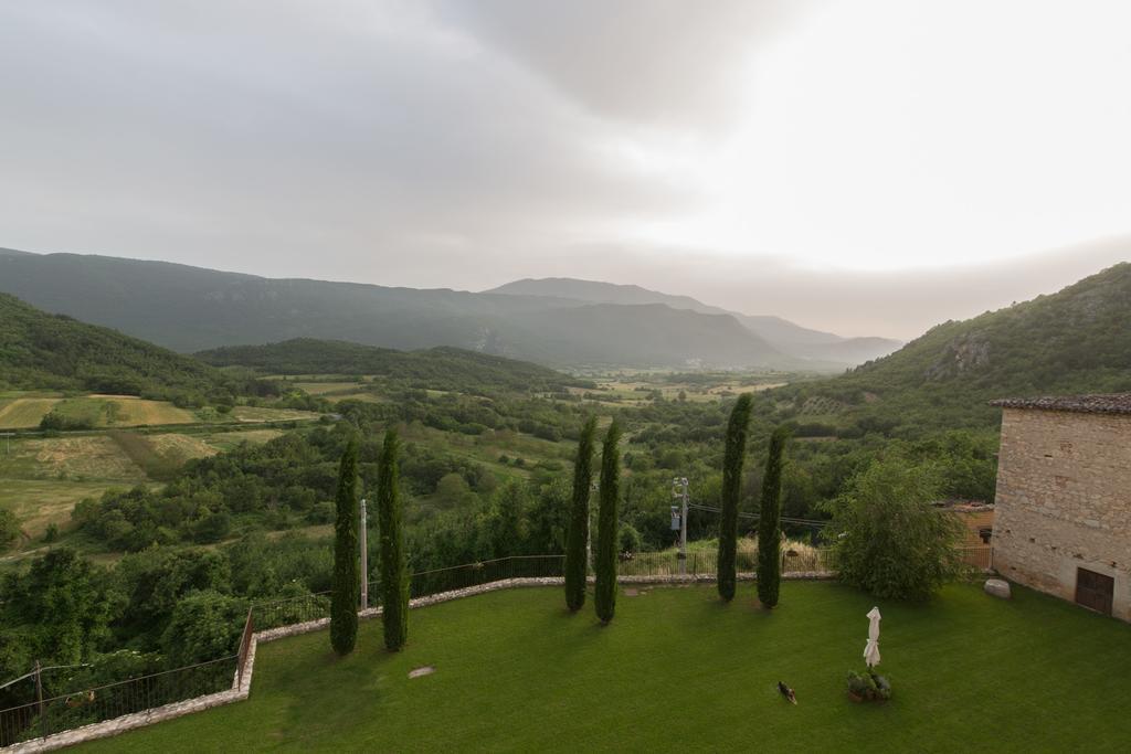 Casa Rosati Hotel Fontecchio Luaran gambar