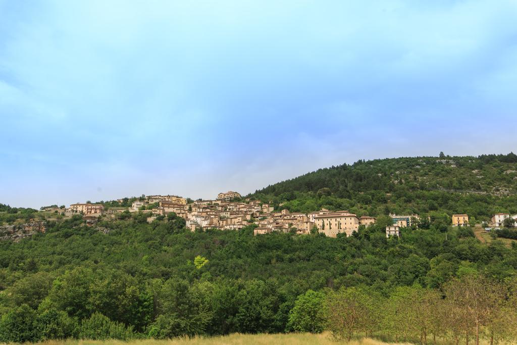 Casa Rosati Hotel Fontecchio Luaran gambar