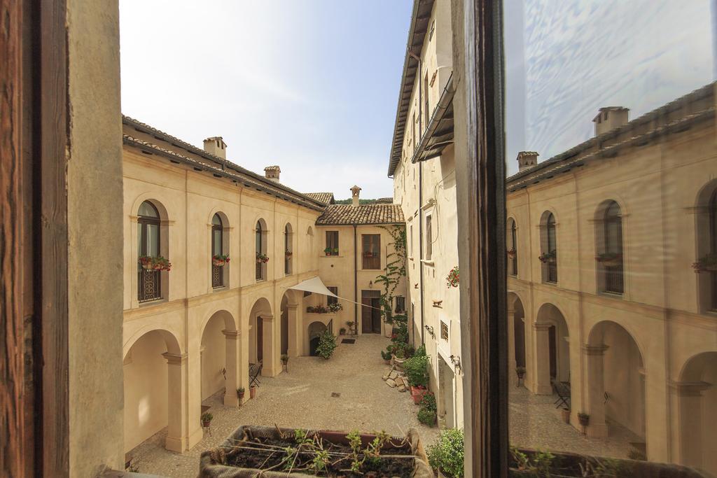 Casa Rosati Hotel Fontecchio Luaran gambar